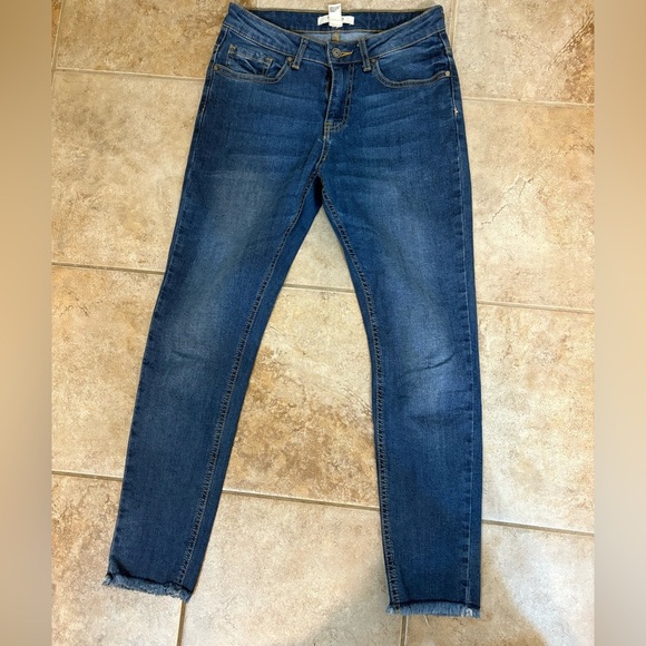 🌸FOREVER 21 Skinny Denim Jeans - Picture 6 of 7